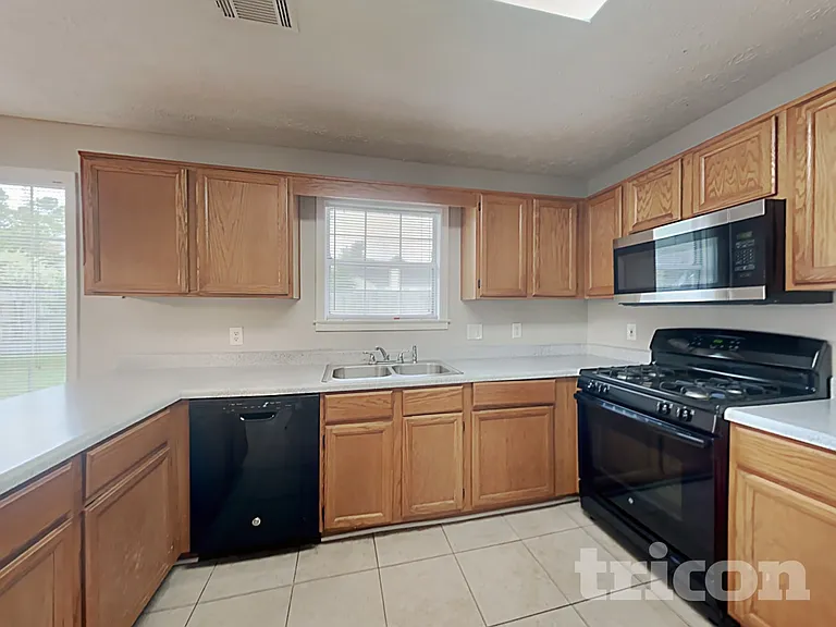 4549 Aladdin Ct — Photo 6