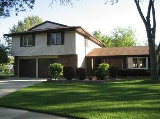 905 Williams Ct, Schaumburg, IL