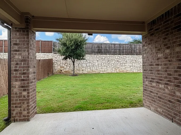 3413 Sabine Dr — Photo 37