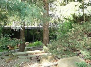 156 Honeysuckle Ln, Huntington, WV 25701