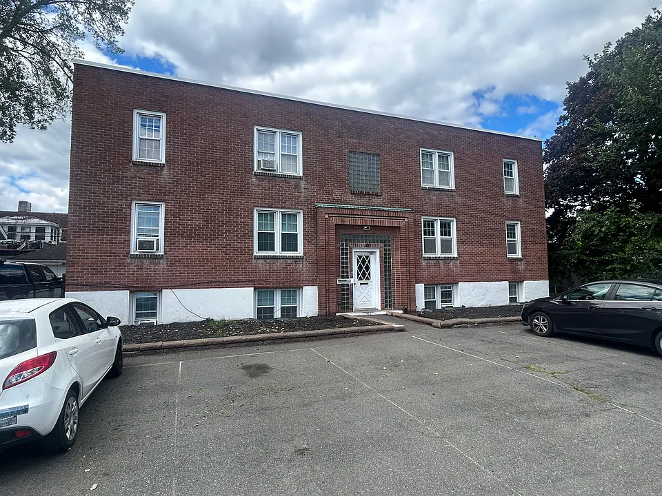 180 Fairlawn Ave #1