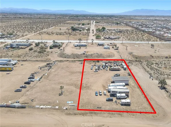 11525 Cactus Rd, Phelan, CA 92371