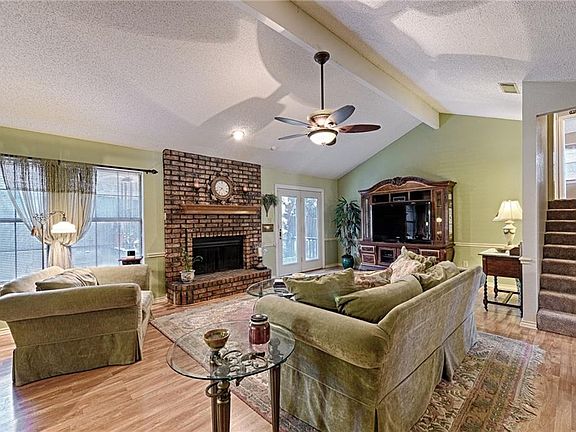 4th image of 6728 N Park Dr