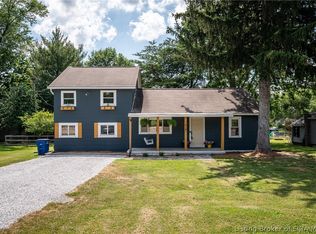 1018 S Indiana Ave, Sellersburg, IN 47172