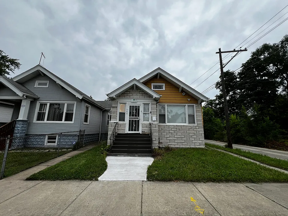 346 W 113th St