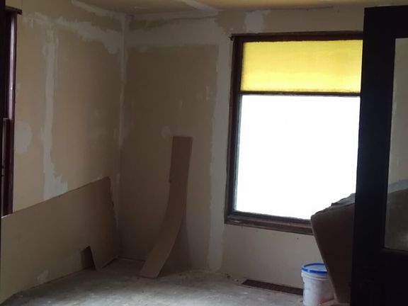 2nd image of 153 W Lake St