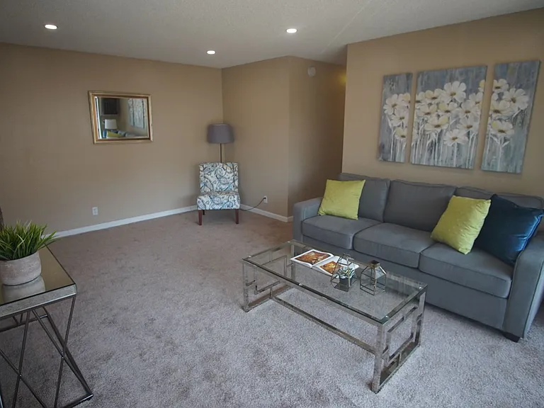 Sandlewood Apartments — Photo 21