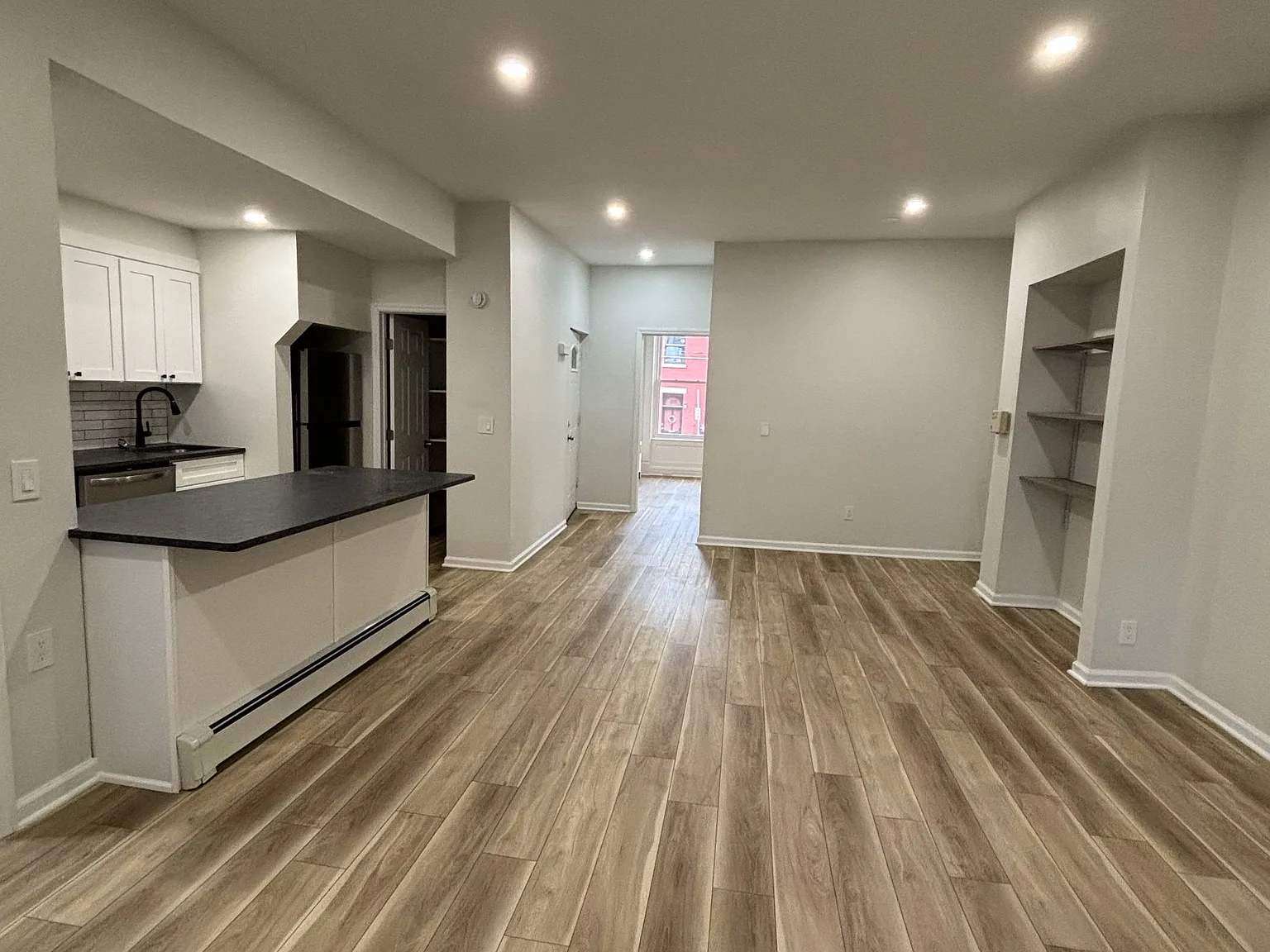 1 bed, 950 sqft, $1,500 — Photo 1