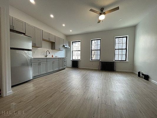 4th image of 90-10 Jamaica Ave #2F