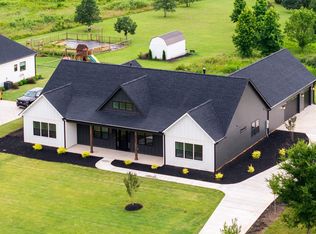 3392 Fairview Rd, Fountain Inn, SC 29644