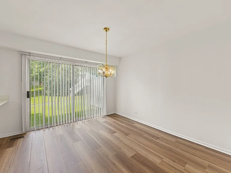 182 Half Moon Cir — Photo 4