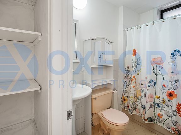 5th image of 354 S 5th St APT 2