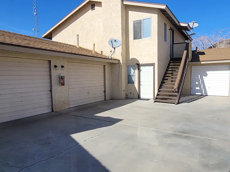1024 W Graaf Ave #B — Photo 1