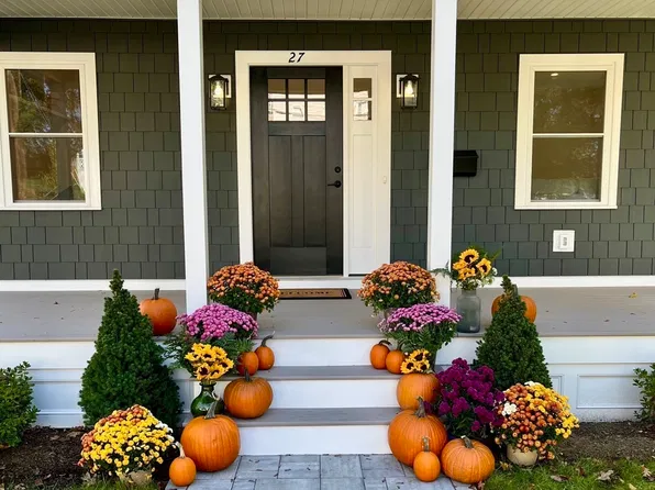 27 Thornell Ave, East Walpole, MA 02032