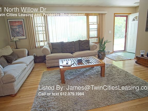 3rd image of 51 Willow Dr N