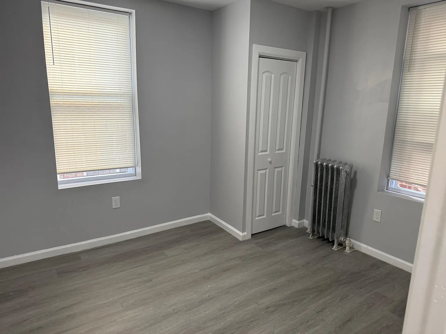 3 bed, 1.0 bath, 900 sqft, $2,600 — Photo 2