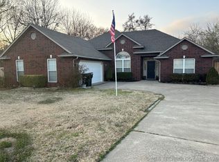 1204 Pinehurst Ct, Fort Gibson, OK 74434