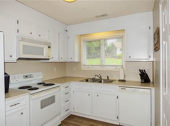 3rd image of 3280 White Oak Ct #K6