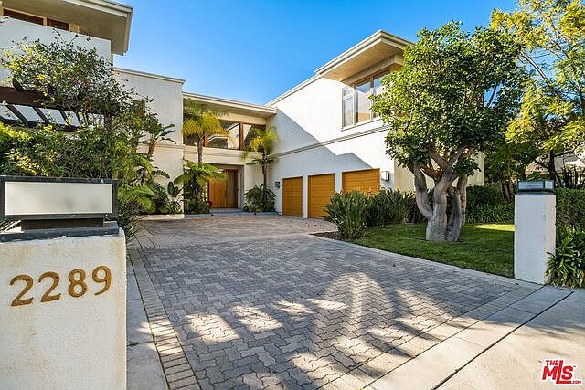 1st image of 2289 Stratford Cir