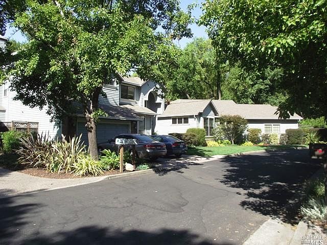 1st image of 8 Deer Creek Ct