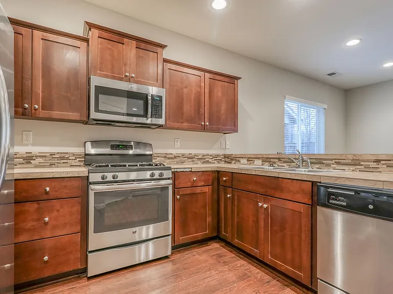 6232 NE Sherborne St — Photo 9