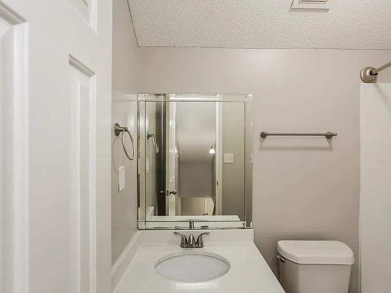 9913 Vista Ridge Dr — Photo 16