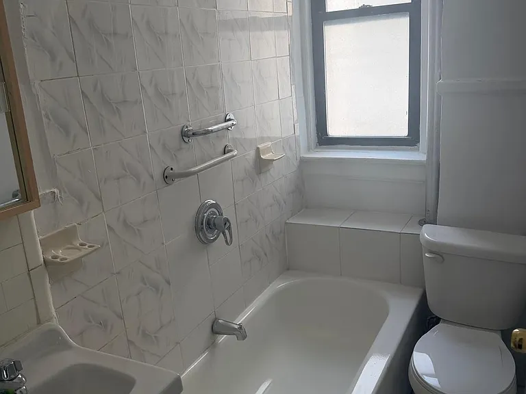 612 W 184th St #23 — Photo 4
