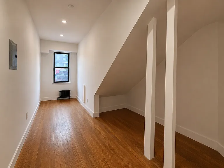 771 4th Ave #1L — Photo 5