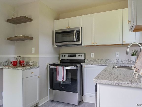 3rd image of 616 Queen Anne Dr