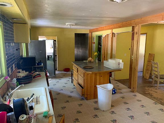 3rd image of 14400 Highway 200 E