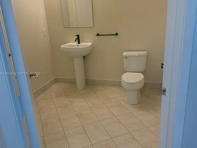 1900 N Bayshore Dr #1707 — Photo 7