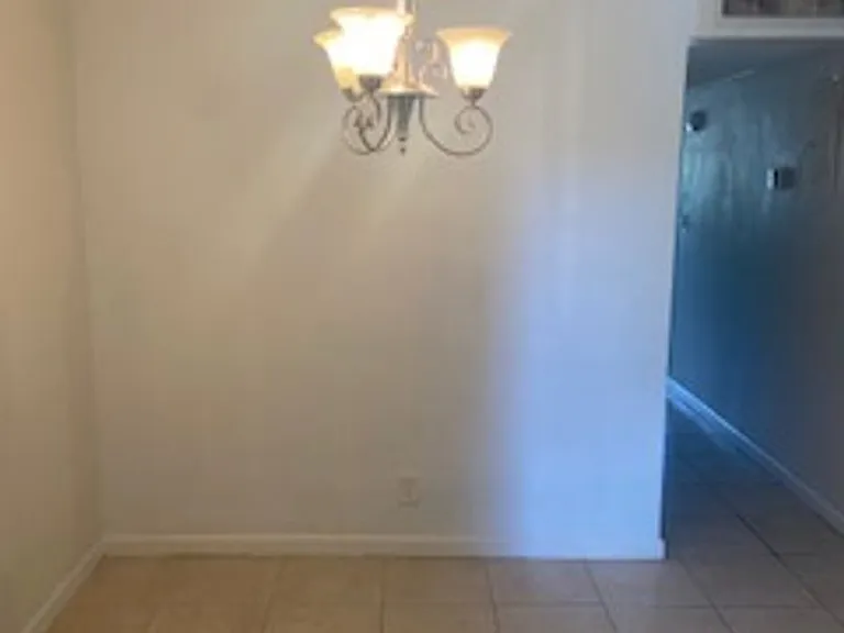 LA BELLE HARBOR CONDOS — Photo 3