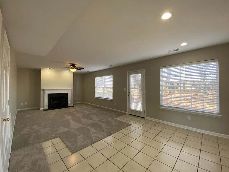 2052 Blackhorse Ln — Photo 3