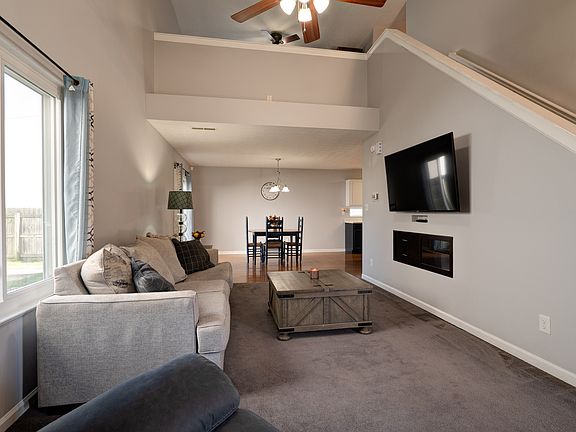 3rd image of 6636 Dunsdin Dr
