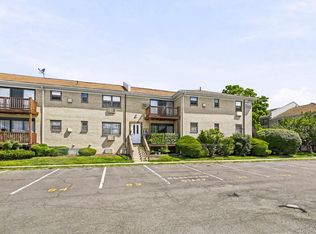 64 W. Sneden Place #64, Spring Valley, NY 10977