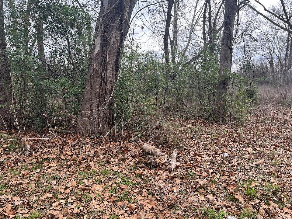 1st image of 905 Giraud St