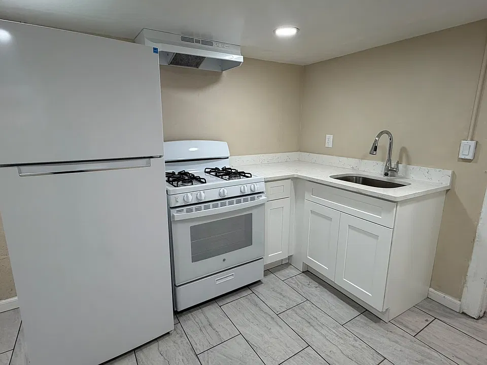 276 Winfield Ave #1E