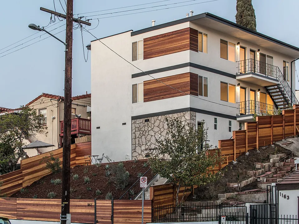 1167 Bellevue Ave