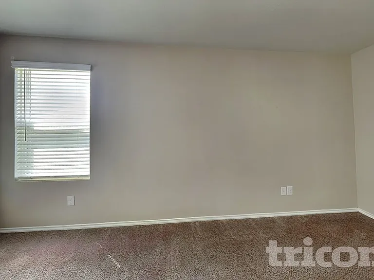 1876 Heather Glen Dr — Photo 6