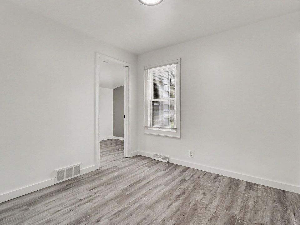 466 W Maxlow Ave, photo 16