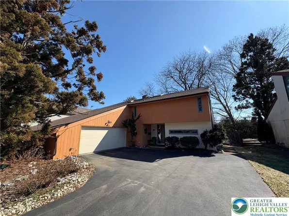 3034 W Whitehall St, Allentown, PA 18104