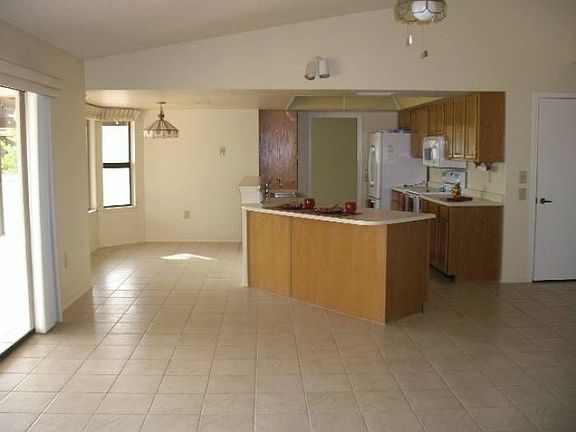 Breakfast Nook-Bay Window