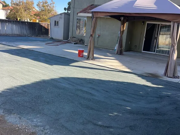 2240 Park View Dr, Los Banos, CA 93635