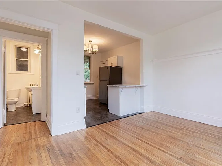 170 Florence St #1 — Photo 8
