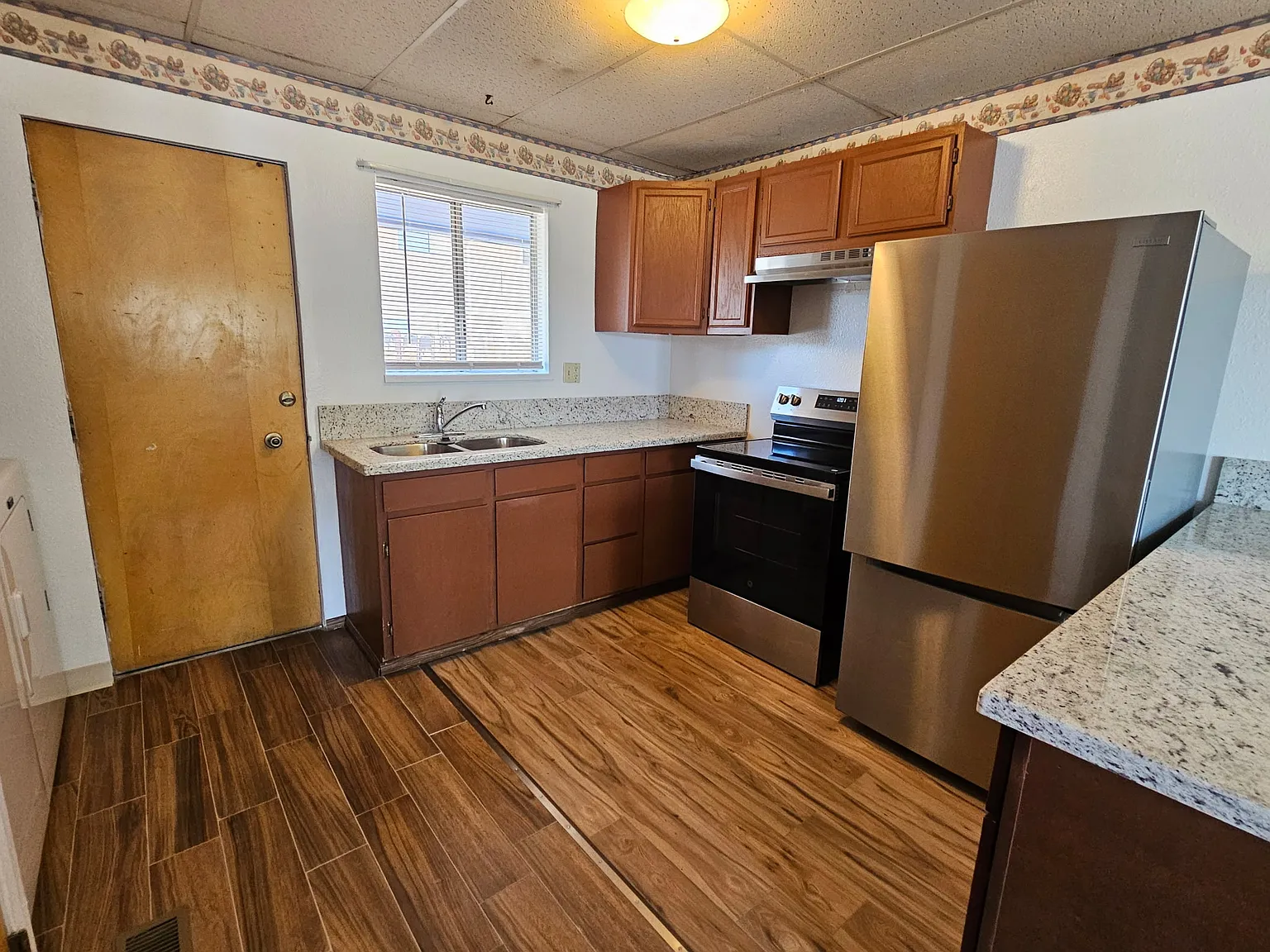 2 bed, 840 sqft, $1,690 — Photo 3