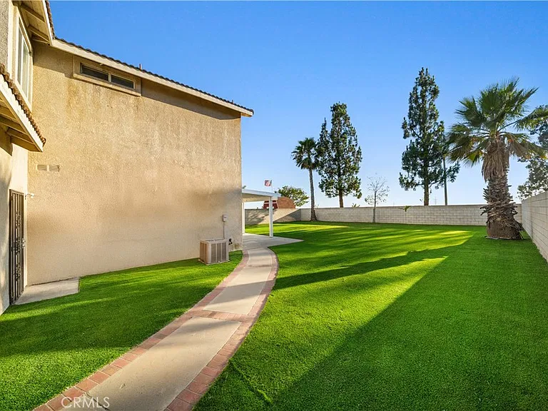 6766 Royal Crest Ct — Photo 44