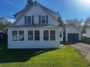 7 Center St, Fort Fairfield, ME 04742