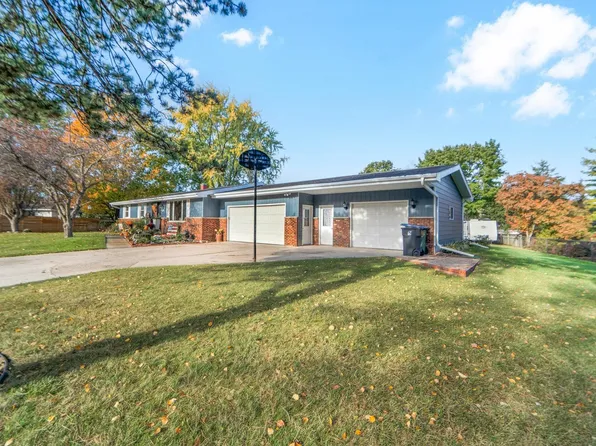489 Hiawatha Dr, Brillion, WI 54110