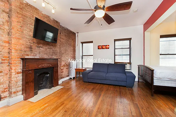 Rented by Mirador Real Estate | media 2