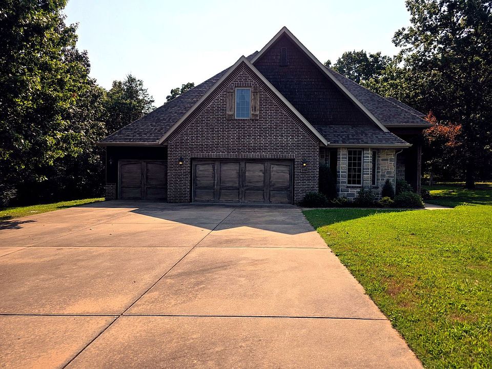 1st image of 158 Black Bear Dr